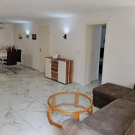 Romeo 4* Calp
