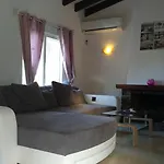 Romeo 4*